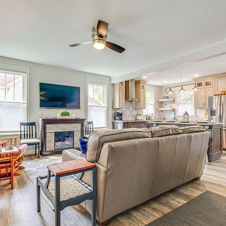 Lavish House With Patio - 2 Blocks To Green Lake! Esterno foto